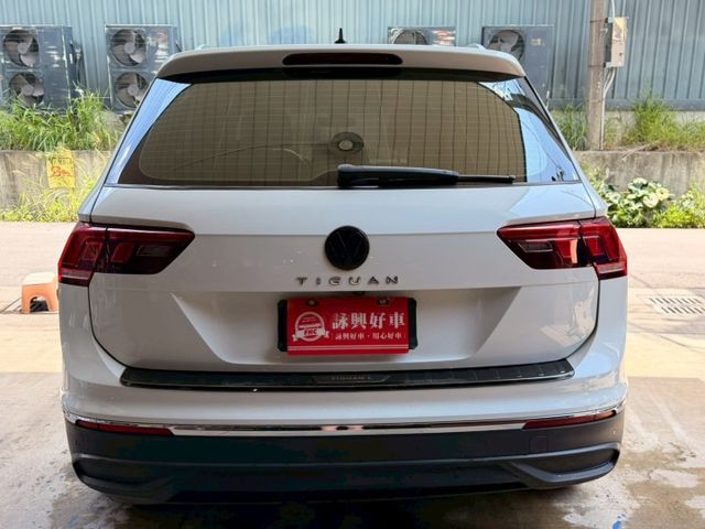 改款1.5 280 TSI I-KEY 7安 摸門 快撥 電尾門 導航 ACC跟車 360環景 電動椅 盲點 恆溫  第4張相片
