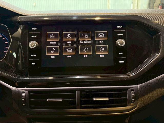 230TSI STYLE R-LINE I-KEY 6安 摸門 ACC 車道偏移 恆溫 盲點 循跡 ABS  第17張相片