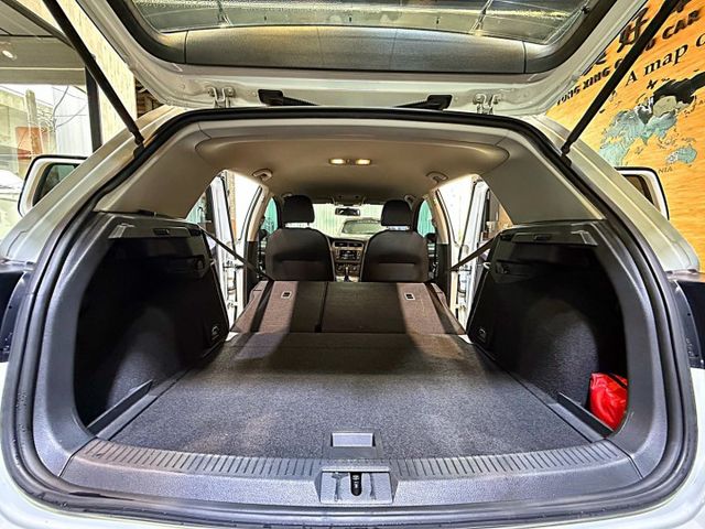 1.2 TSI TL 只跑8萬 電動後視鏡 歐系底盤 安全又穩固  第7張相片