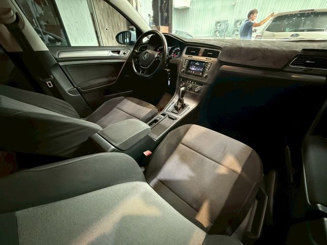 1.2 TSI TL 只跑8萬 電動後視鏡 歐系底盤 安全又穩固  第12張相片