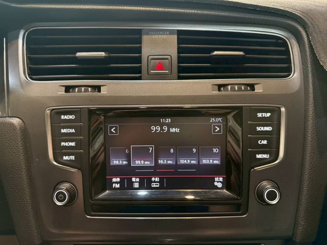 1.2 TSI TL 只跑8萬 電動後視鏡 歐系底盤 安全又穩固  第16張相片