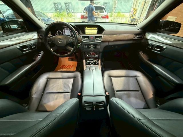 E300 ELEGANCE 快撥 定速 電動椅 多功能方向盤 恆溫 安全首選  第10張相片