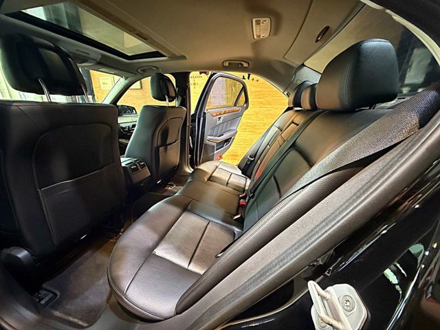E300 ELEGANCE 快撥 定速 電動椅 多功能方向盤 恆溫 安全首選  第13張相片
