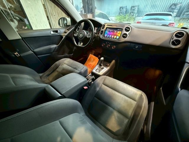 1.4TSI 只跑11萬 I-KEY 10安 摸門 導航 循跡 倒車顯影 定速 ABS  第12張相片