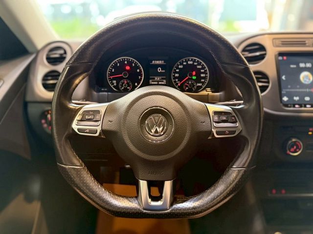 1.4TSI 只跑11萬 I-KEY 10安 摸門 導航 循跡 倒車顯影 定速 ABS  第14張相片