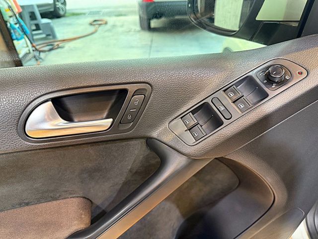 1.4TSI 只跑11萬 I-KEY 10安 摸門 導航 循跡 倒車顯影 定速 ABS  第19張相片