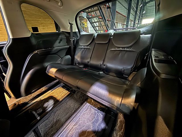 2.4 APEX 7人座 只跑6萬 I-KEY 電動椅 電尾門 36環景 電滑門 盲點 循跡  第12張相片