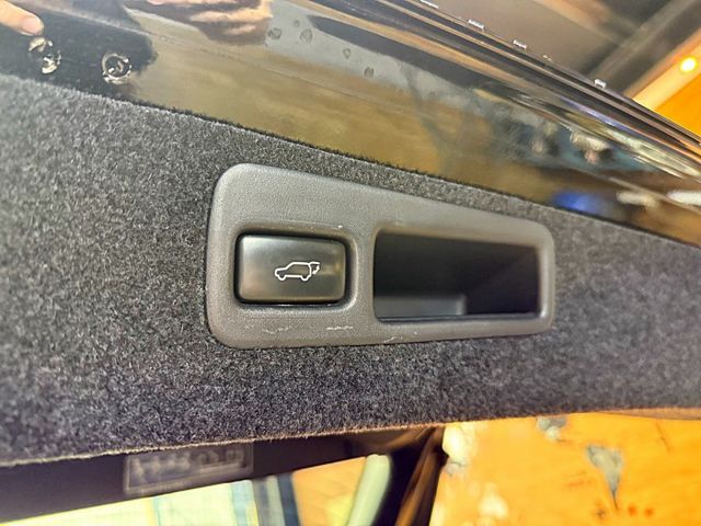 RX270 頂級版 I-KEY 電動椅 電尾門 倒車顯影 多功能方向盤 定速 安全首選  第8張相片