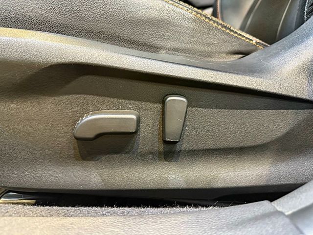 2.0 I-S EYE SIGHT I-KEY 摸門 天窗 7安 快撥 ACC 車道偏移 定速 電動椅 恆溫 盲點  第18張相片