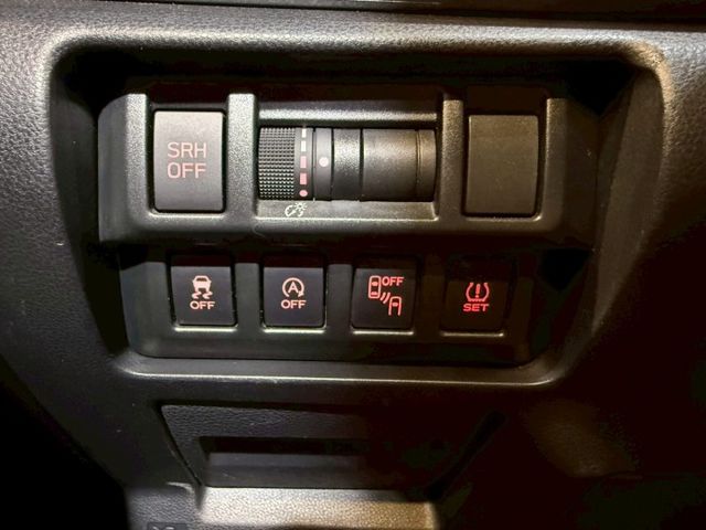 2.0 I-S EYE SIGHT I-KEY 摸門 天窗 7安 快撥 ACC 車道偏移 定速 電動椅 恆溫 盲點  第20張相片