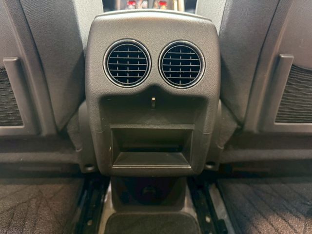 1.6 e-HDi Design 全景天窗 6安 快撥 循跡 定速 恆溫 ABS  第13張相片