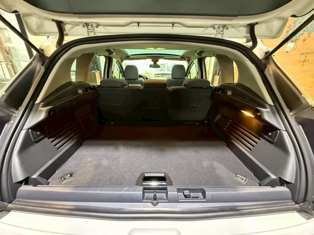 1.6 e-HDi Design 全景天窗 6安 快撥 循跡 定速 恆溫 ABS  第16張相片