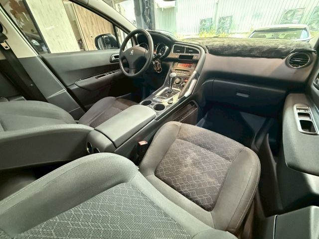 1.6 e-HDi Design 全景天窗 6安 快撥 循跡 定速 恆溫 ABS  第19張相片