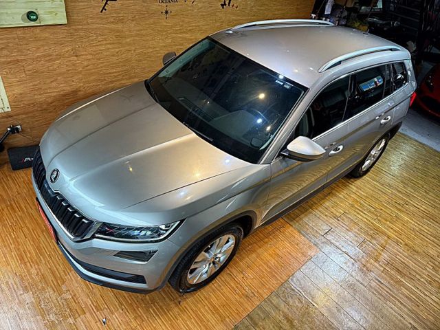 1.4TSI 豪華菁英版 I-KEY 電尾門 摸門 10安 ACC跟車 環景 電動椅 盲點 ABS  第2張相片