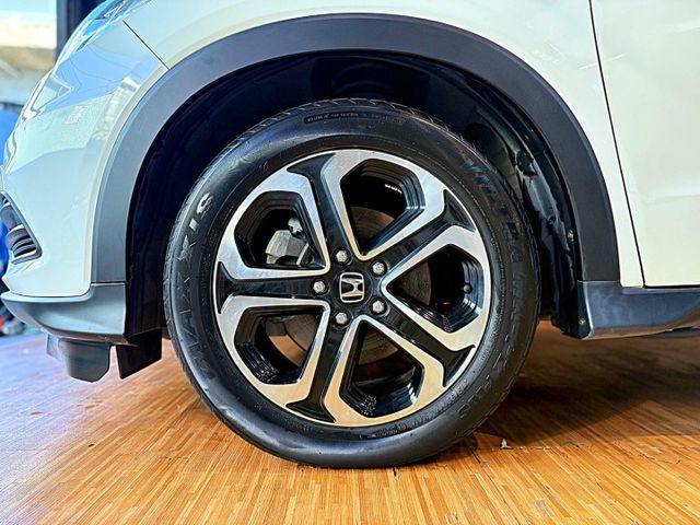 1.8S 只跑7萬 I-KEY 快撥 定速 多媒體影音 倒車顯影 循跡  第8張相片