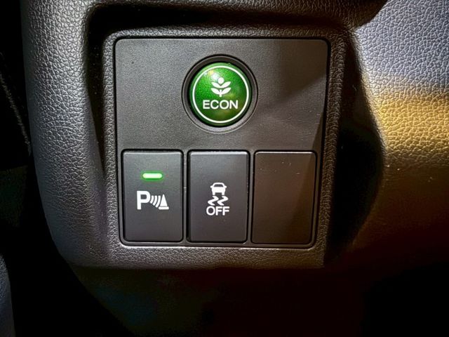 1.8S 只跑7萬 I-KEY 快撥 定速 多媒體影音 倒車顯影 循跡  第18張相片