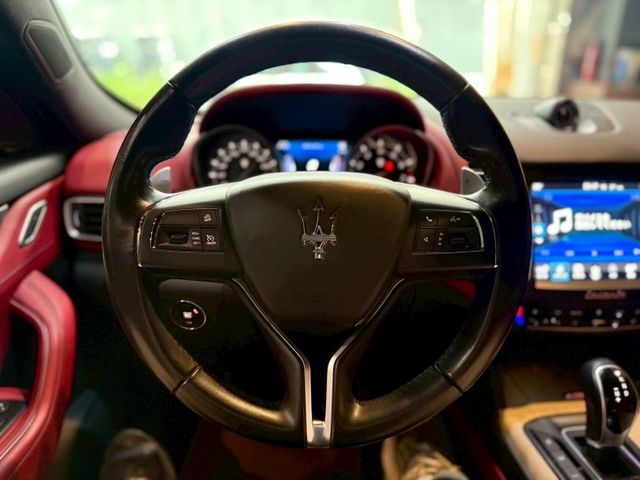 只跑8萬 Levante 350 Luxury I-KEY 電動椅 快撥 360環景 倒車顯影 電尾門  第12張相片