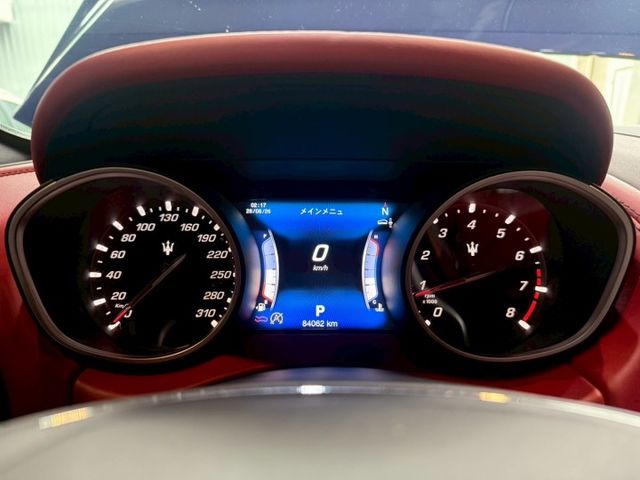 只跑8萬 Levante 350 Luxury I-KEY 電動椅 快撥 360環景 倒車顯影 電尾門  第13張相片
