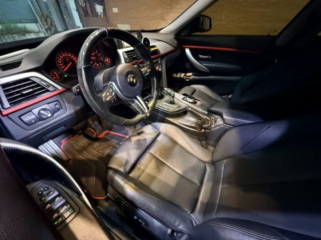 320I GT 全車M套件 四出+閥門 升降尾翼 天窗 I-KEY 電動椅 碳纖維方向盤 倒車顯影  第10張相片