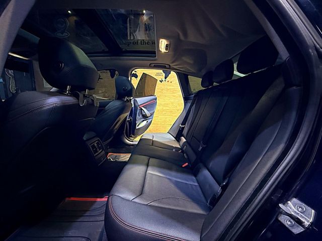 320I GT 全車M套件 四出+閥門 升降尾翼 天窗 I-KEY 電動椅 碳纖維方向盤 倒車顯影  第11張相片