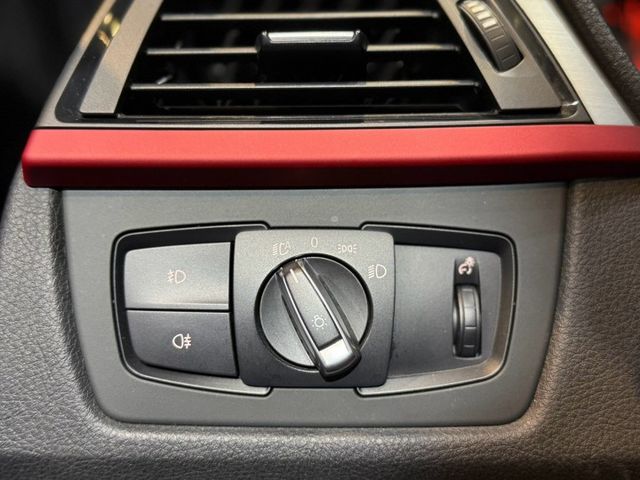 320I GT 全車M套件 四出+閥門 升降尾翼 天窗 I-KEY 電動椅 碳纖維方向盤 倒車顯影  第19張相片