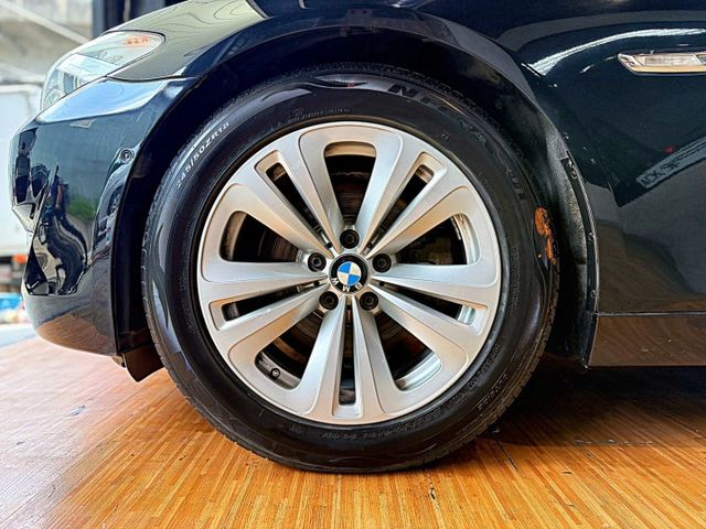 520D I-KEY 天窗 8安 電尾門 快撥 循跡 雙電動椅 360環景 多媒體影音 定速 恆溫 ABS  第6張相片