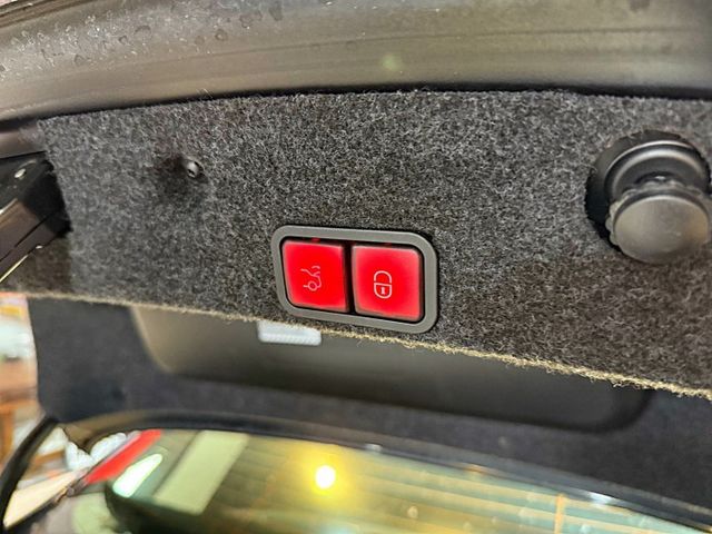 520D I-KEY 天窗 8安 電尾門 快撥 循跡 雙電動椅 360環景 多媒體影音 定速 恆溫 ABS  第8張相片