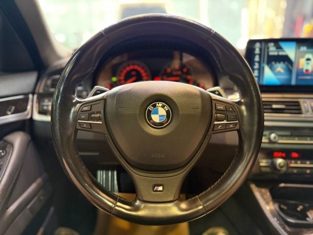 520D I-KEY 天窗 8安 電尾門 快撥 循跡 雙電動椅 360環景 多媒體影音 定速 恆溫 ABS  第12張相片