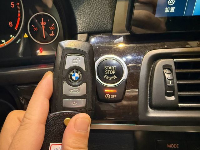 520D I-KEY 天窗 8安 電尾門 快撥 循跡 雙電動椅 360環景 多媒體影音 定速 恆溫 ABS  第16張相片