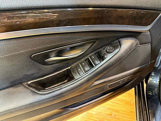 520D I-KEY 天窗 8安 電尾門 快撥 循跡 雙電動椅 360環景 多媒體影音 定速 恆溫 ABS  第18張相片