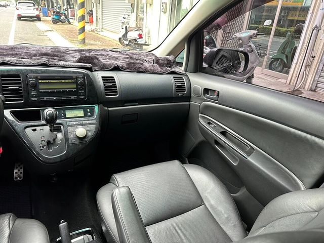 TOYOTA豐田 WISH  第8張相片