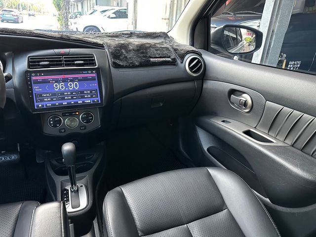 NISSAN日產 LIVINA  第7張相片