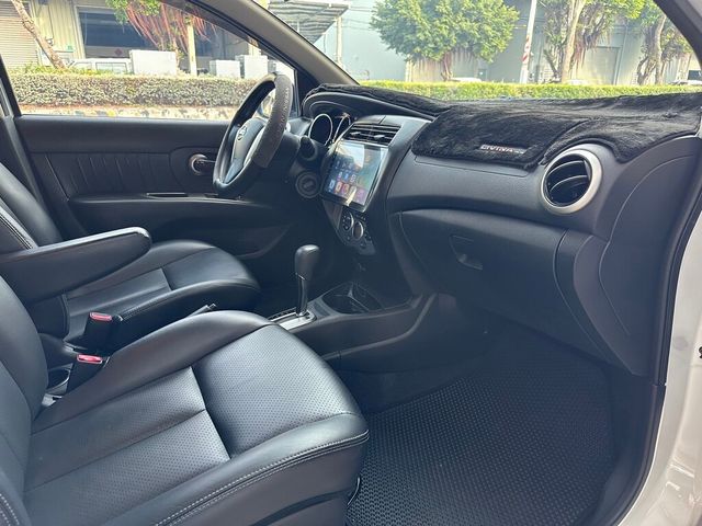 NISSAN日產 LIVINA  第11張相片