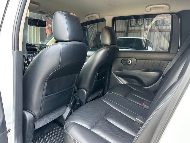 NISSAN日產 LIVINA  第12張相片