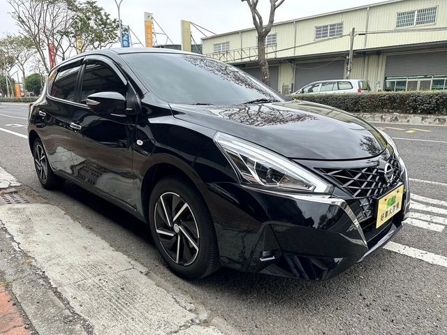 NISSAN日產 TIIDA  第3張相片