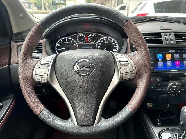 NISSAN日產 TIIDA  第18張相片