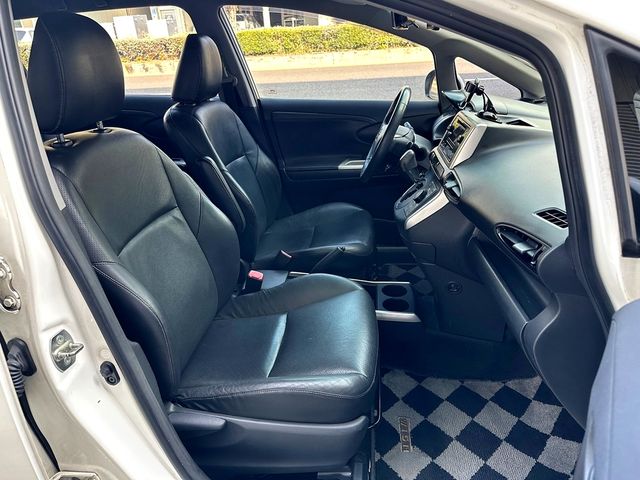 TOYOTA豐田 WISH  第17張相片