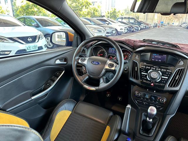 FORD福特 FOCUS ST  第7張相片