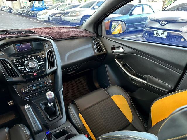 FORD福特 FOCUS ST  第8張相片