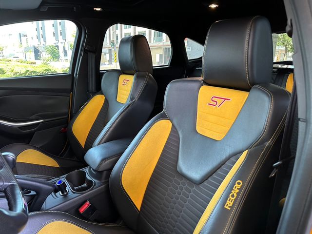 FORD福特 FOCUS ST  第12張相片