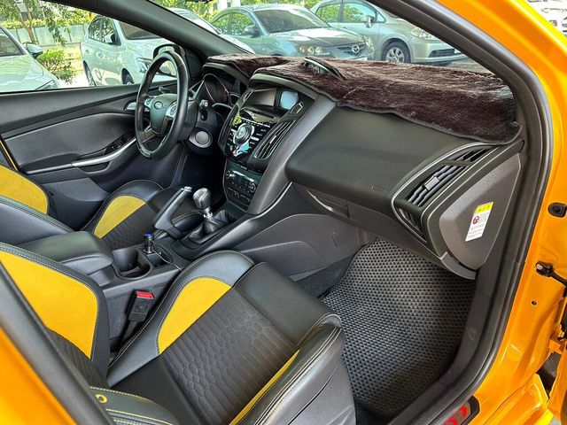 FORD福特 FOCUS ST  第13張相片