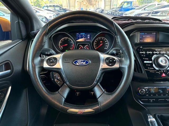 FORD福特 FOCUS ST  第18張相片