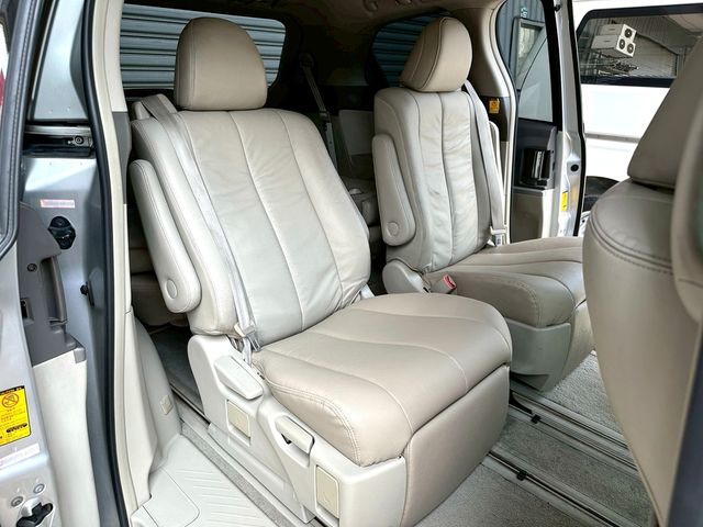 TOYOTA豐田 PREVIA  第16張相片