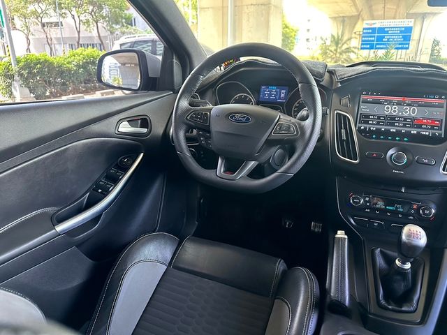 FORD福特 FOCUS ST  第8張相片