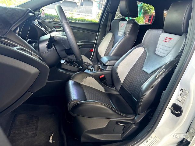 FORD福特 FOCUS ST  第10張相片