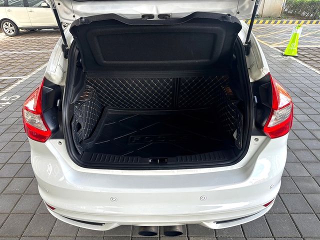 FORD福特 FOCUS ST  第18張相片