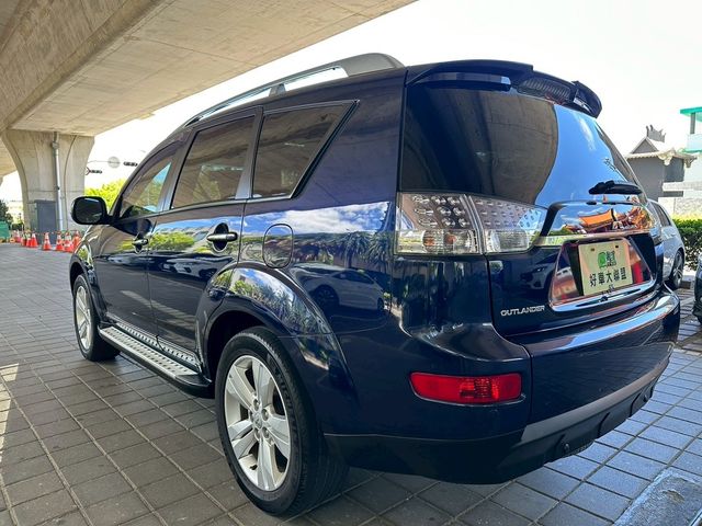 MITSUBISHI三菱 OUTLANDER  第4張相片