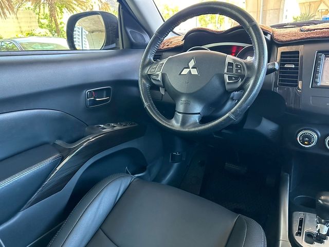 MITSUBISHI三菱 OUTLANDER  第7張相片