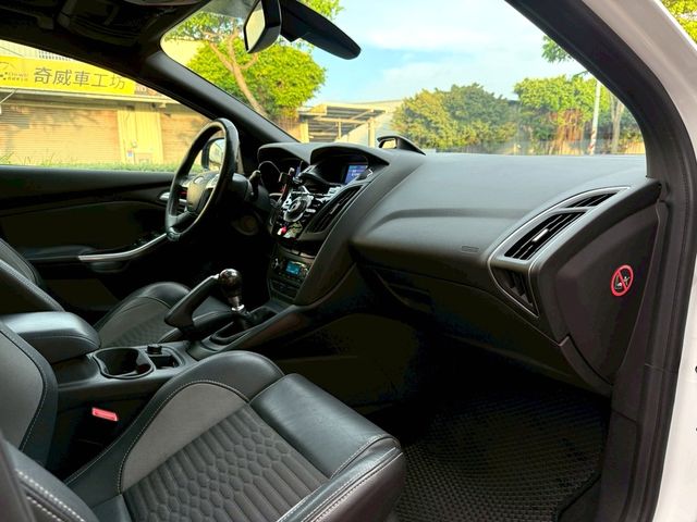 FORD福特 FOCUS ST  第12張相片