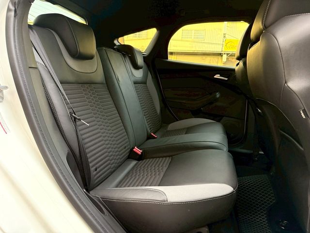 FORD福特 FOCUS ST  第15張相片